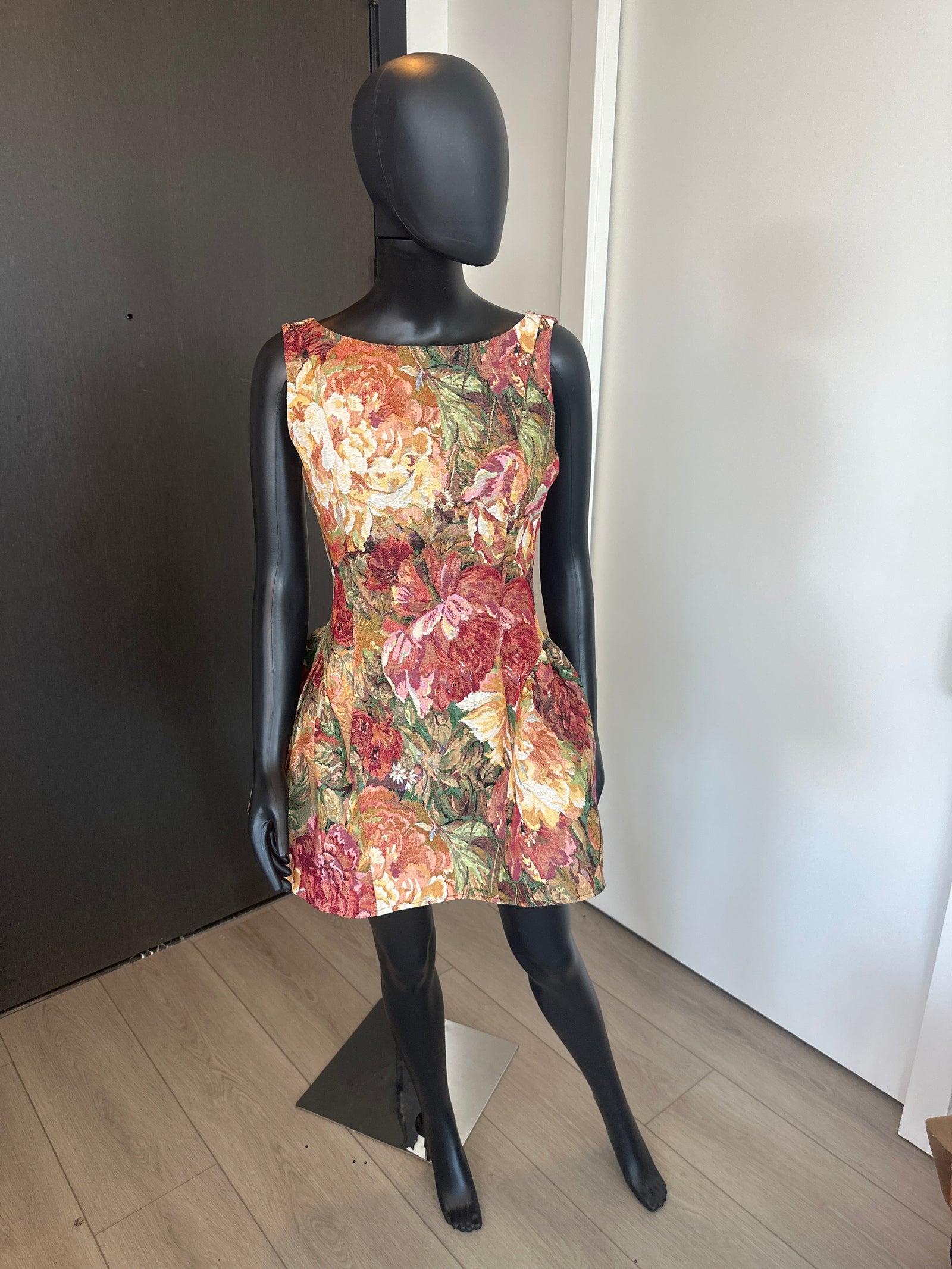 NEW! Short Floral Sleeveless Dress Medium