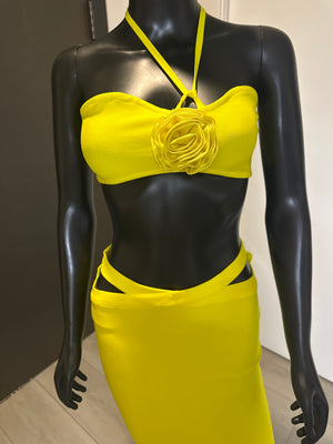New! 2 Piece Yellow Skirt Set! Medium!