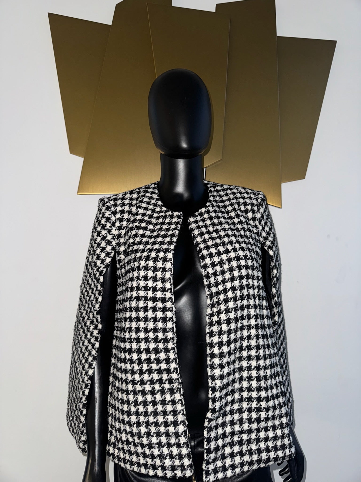 Black and White Cape. New! Medium