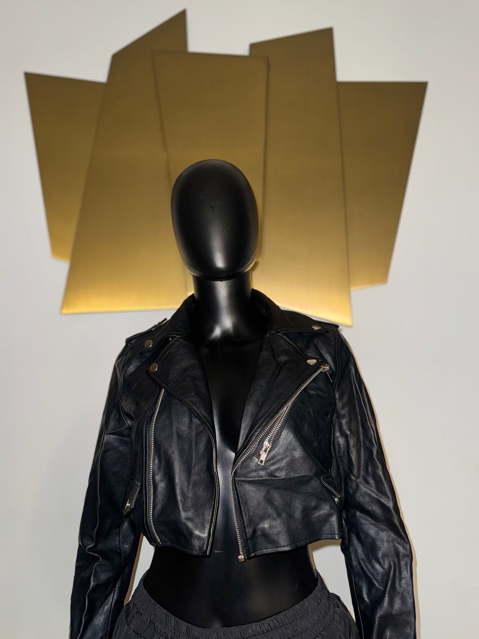 Small! Black Jacket! Very Chic