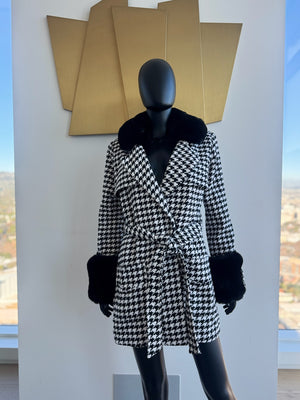 Black & White Coat! Small
