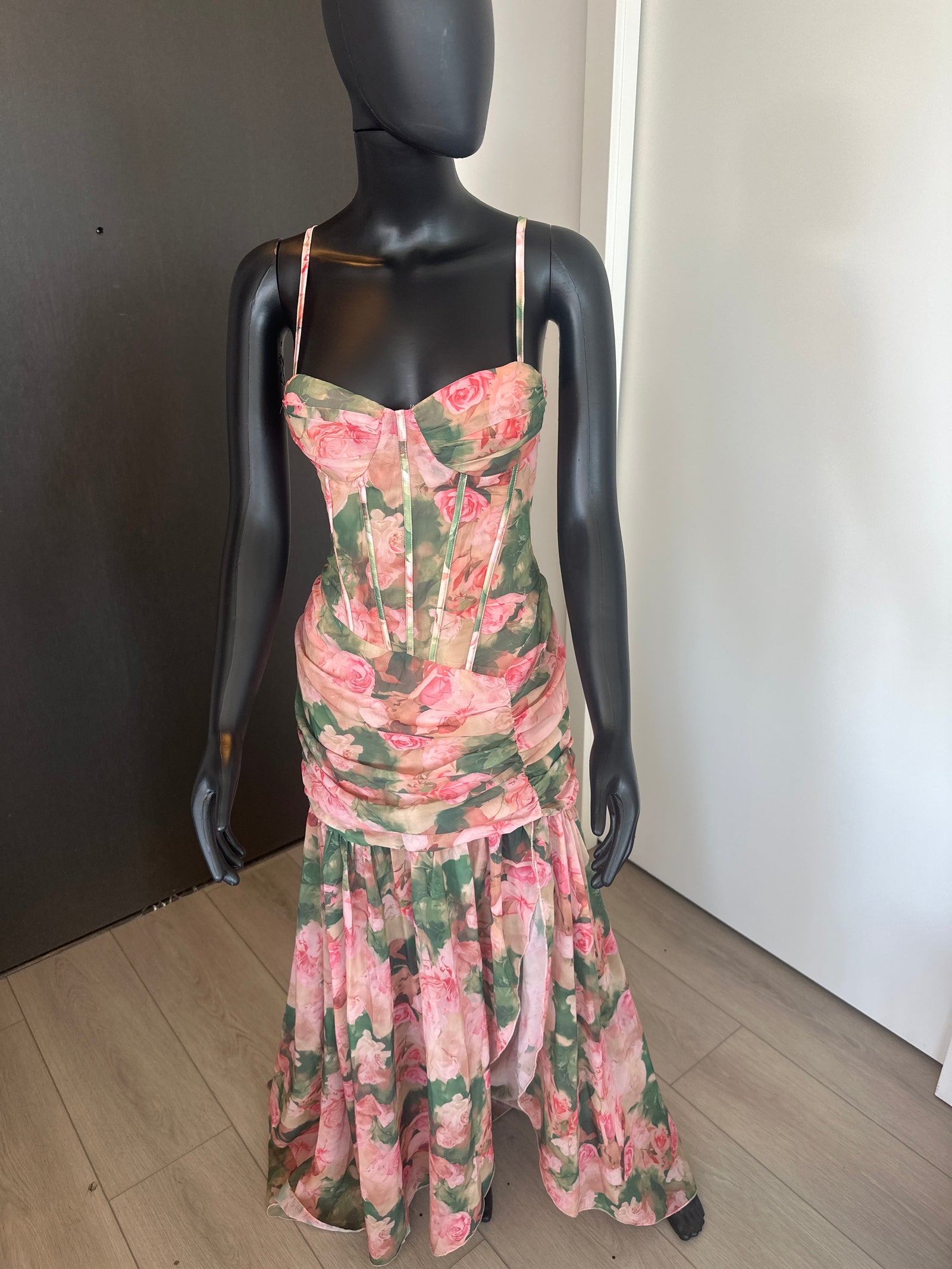 NEW! Beautiful Pink Floral Sleeveless Dress Medium