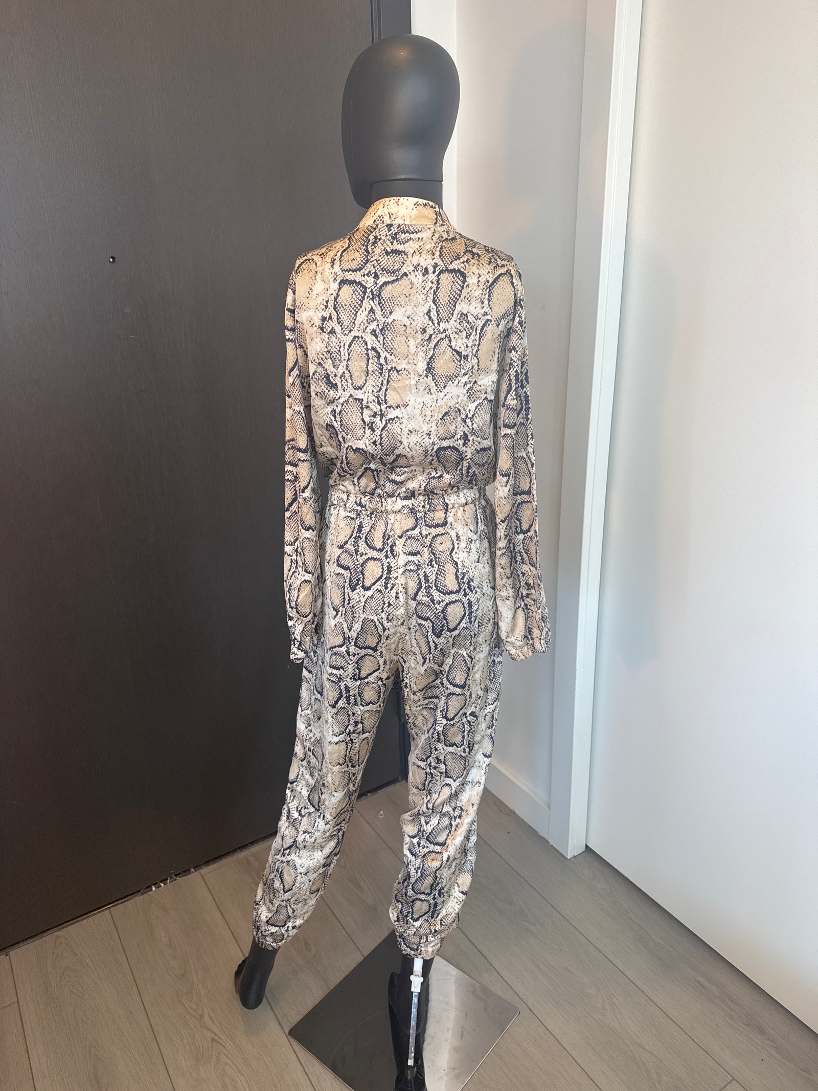 Chic Snake Skin Print Long Sleeve Jumpsuit Small