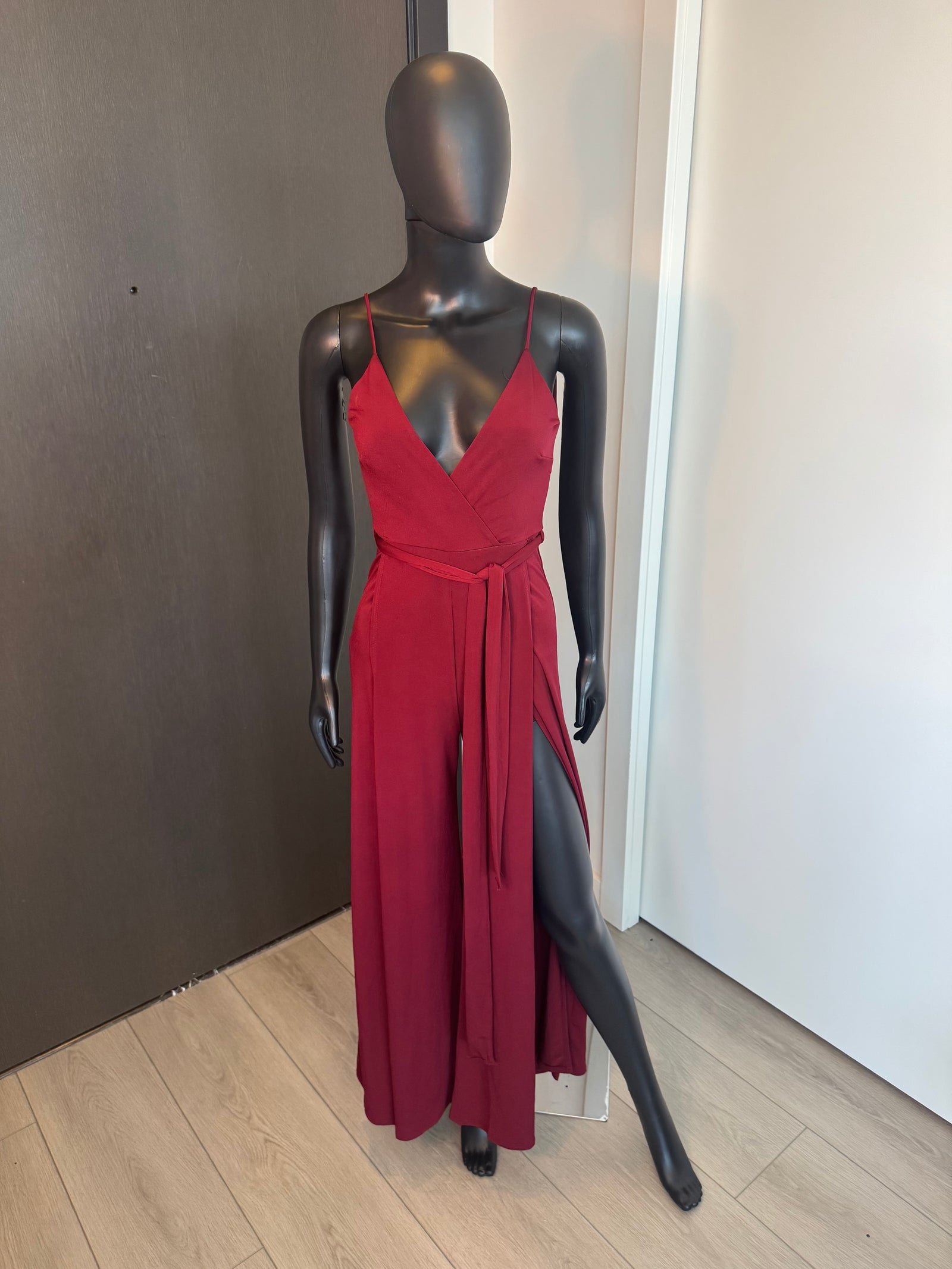 Cute Burgundy Sleeveless Jumpsuit Medium