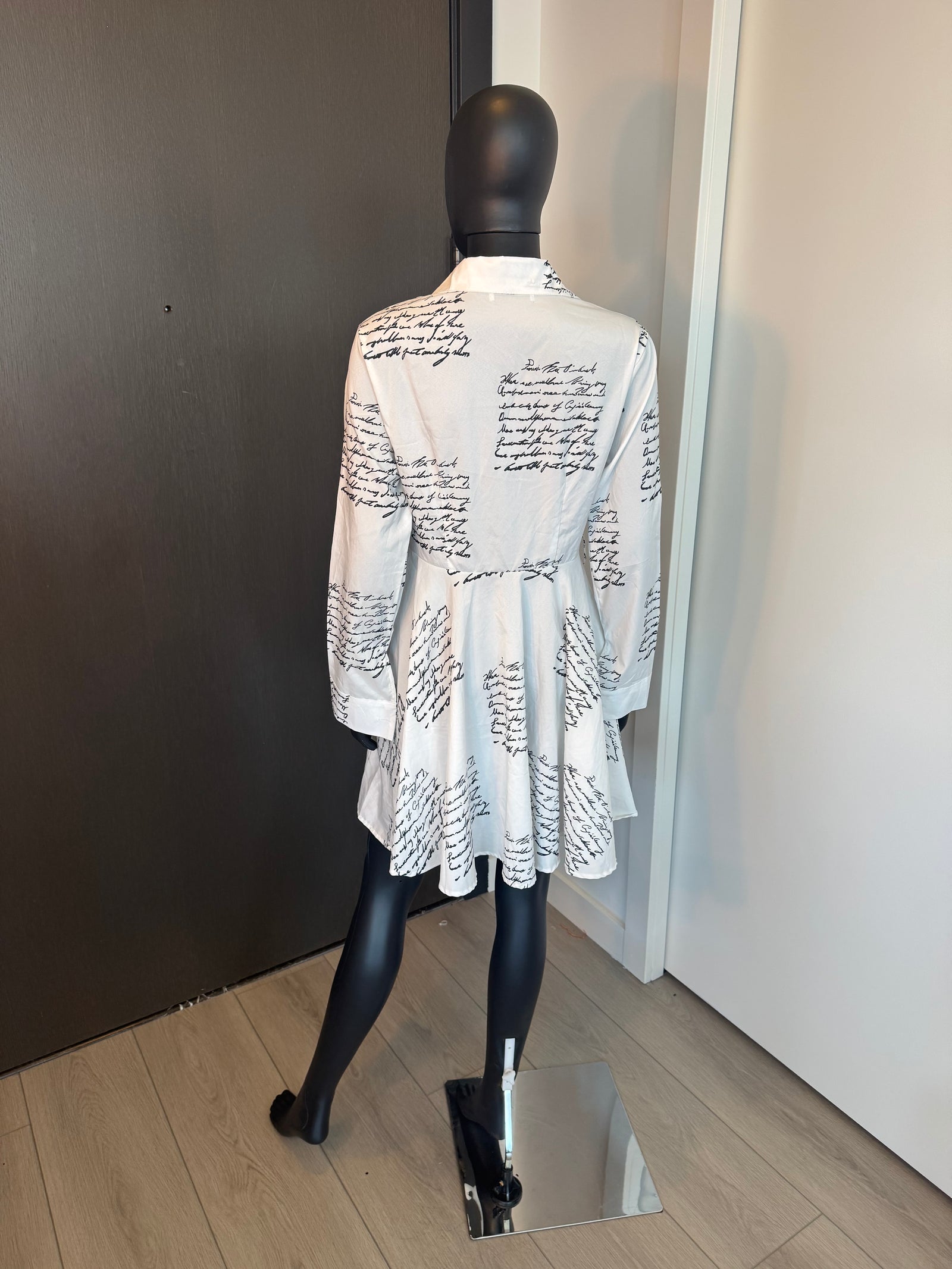 Chic White Button Down Dress Large