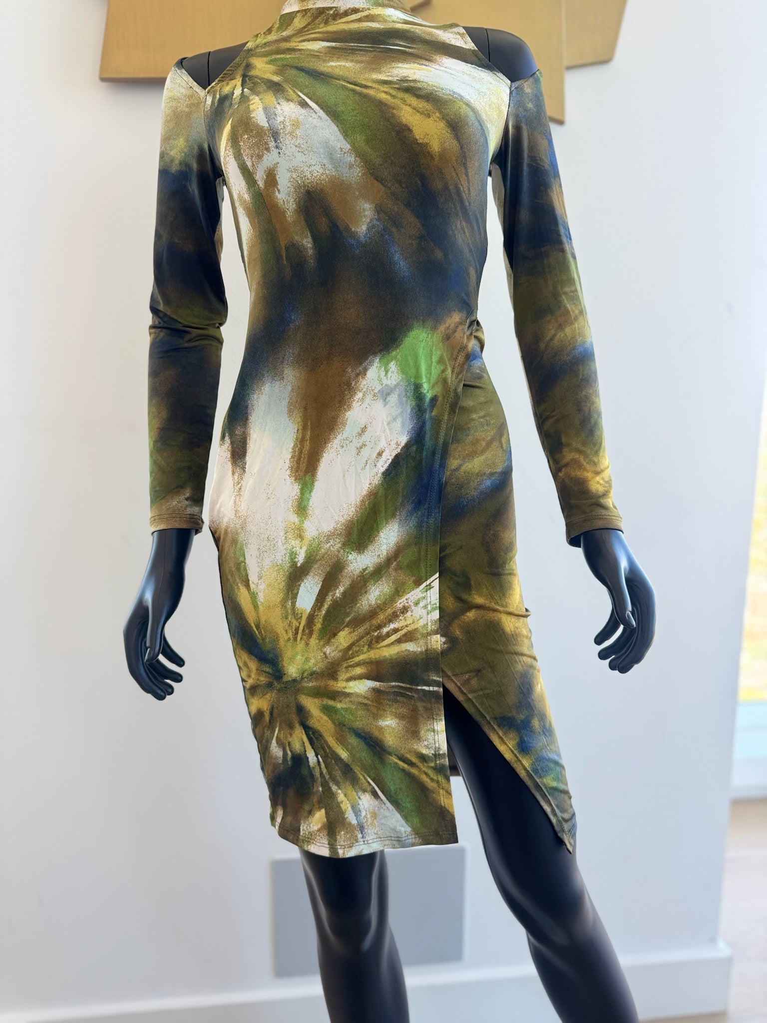 Small! Green Multi Color dress! Stretches