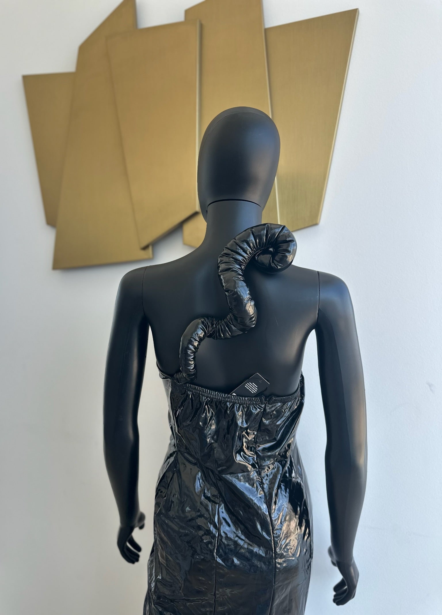 Black Dress! Stretches to body! New! Medium