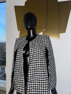 Black and White Cape. New! Medium