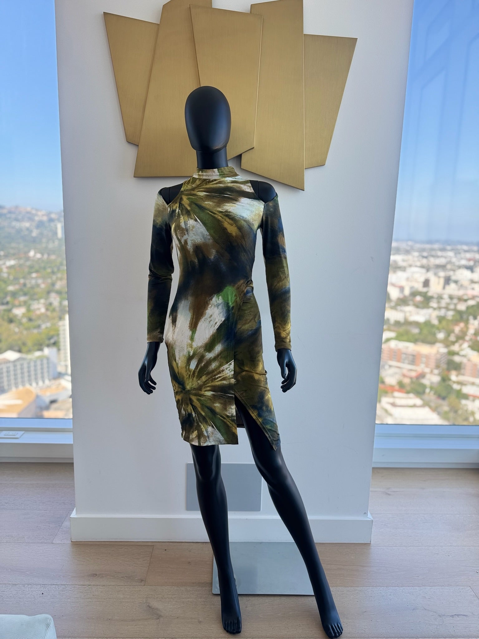 Small! Green Multi Color dress! Stretches