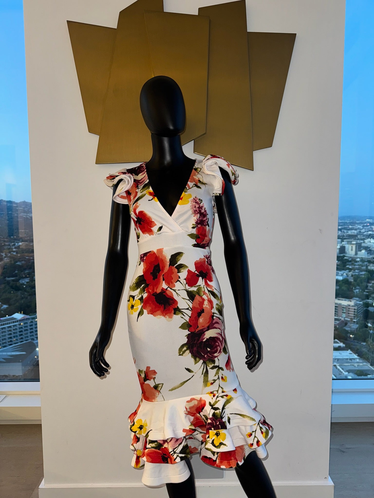 Cute White dress with flower print. Small