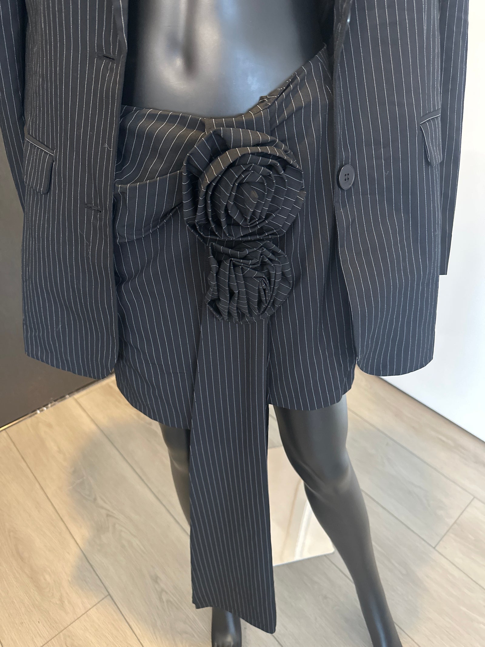 New! 2 Piece black blazer set! Flower skirt! Medium