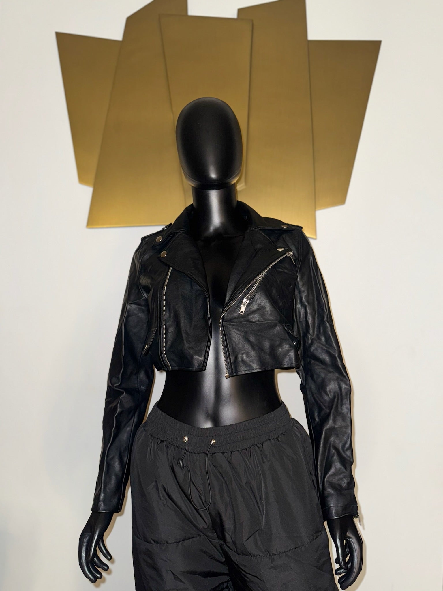 Small! Black Jacket! Very Chic