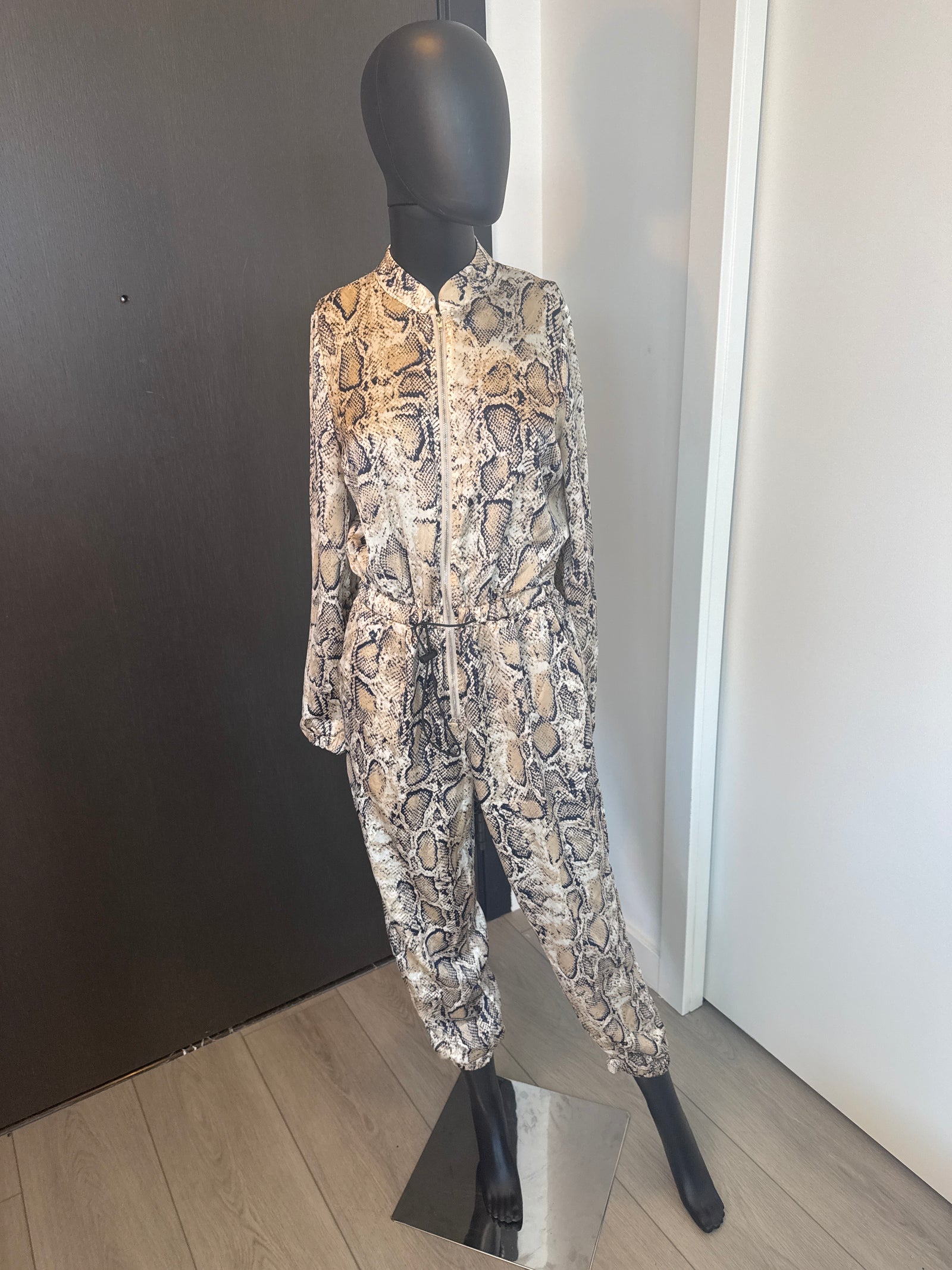 Chic Snake Skin Print Long Sleeve Jumpsuit Small