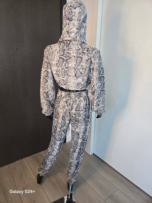 NEW!!! SNAKE PRINT PANT SET MEDIUM
