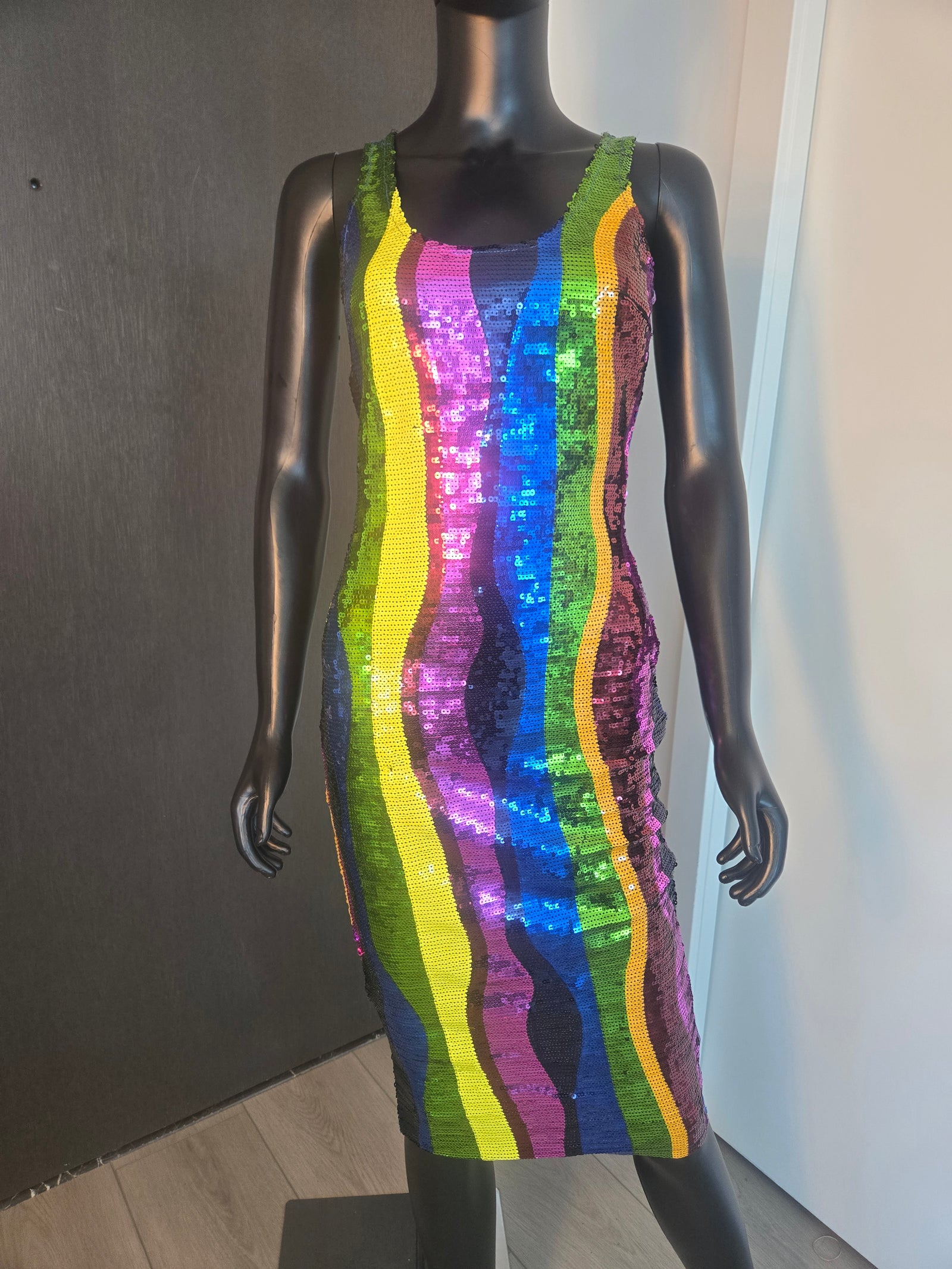 CUTE MULTI-COLOR DRESS SMALL