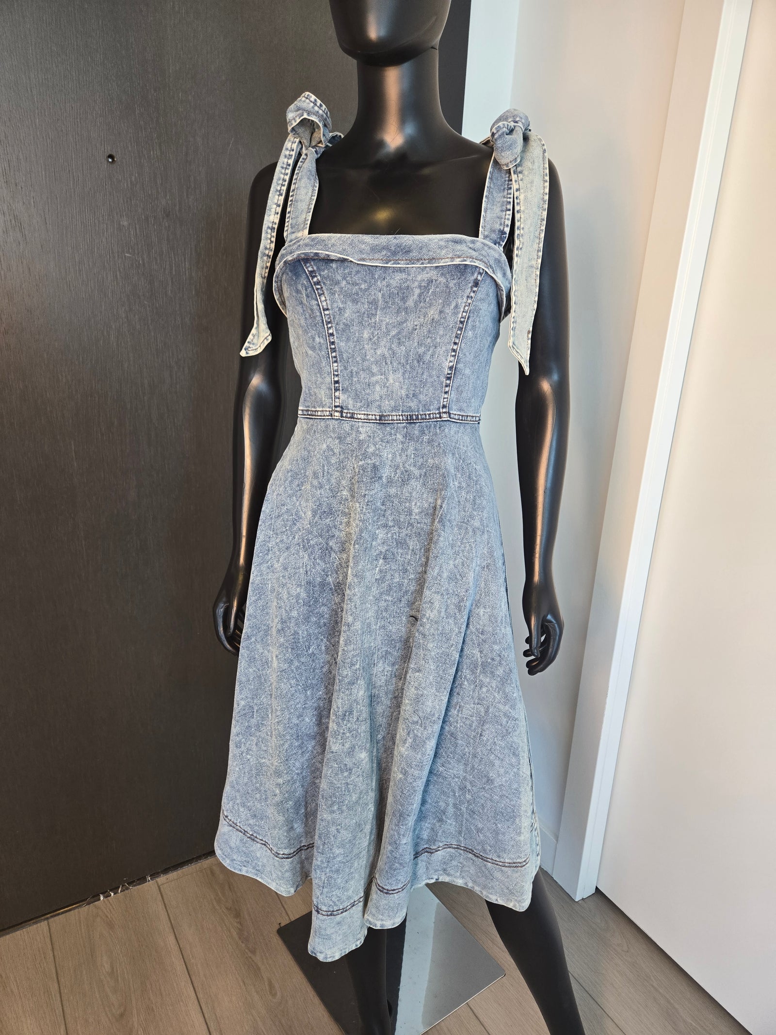 NEW!!! BLUE DENIM DRESS MEDIUM