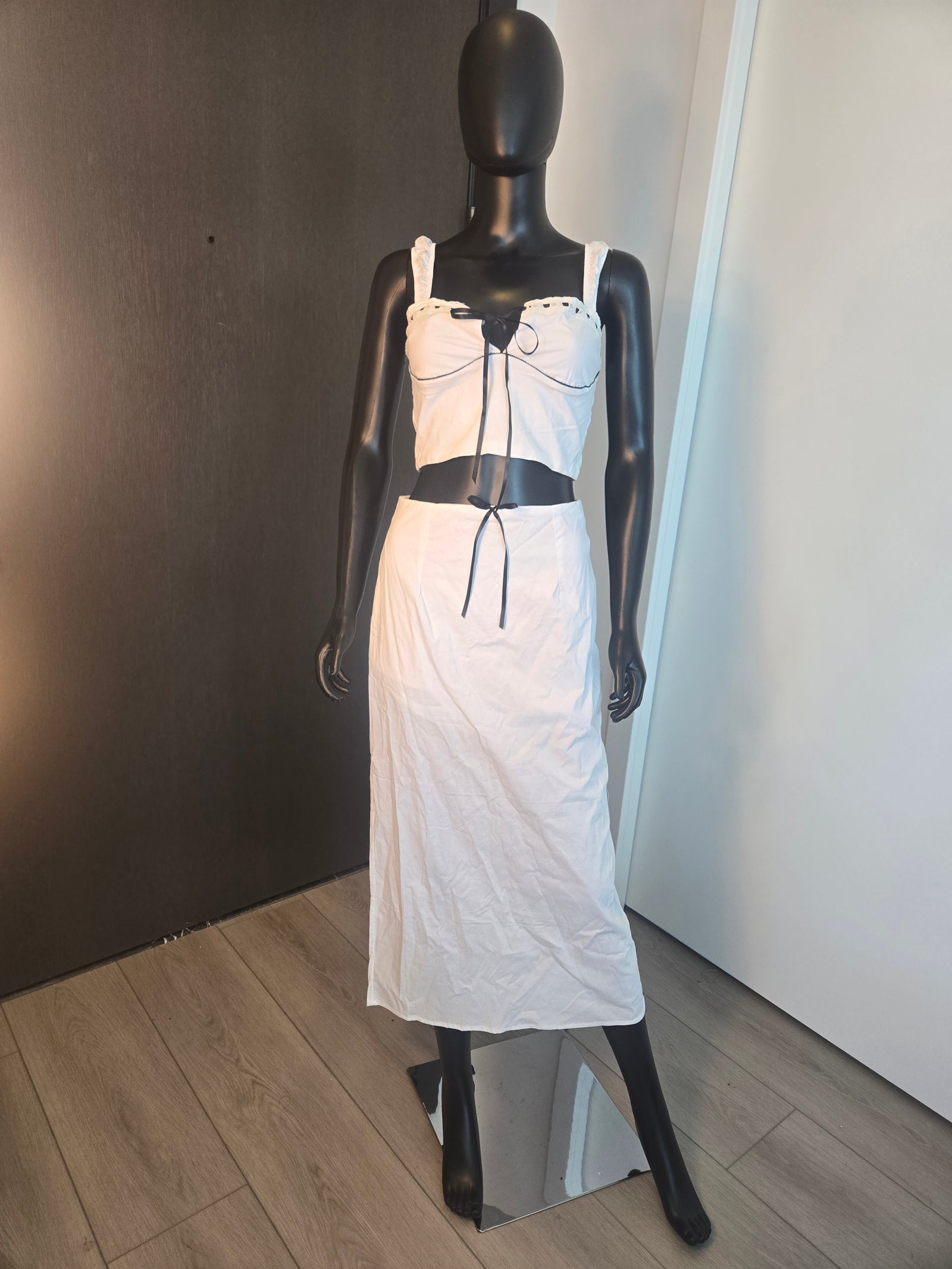 NEW!!! SKIRT SET WHITE MEDIUM