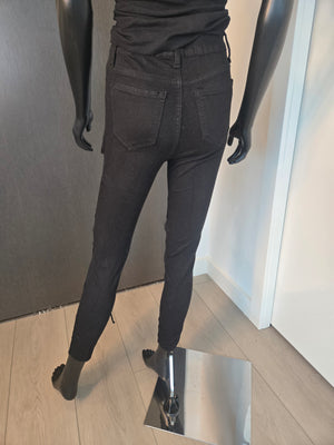 NEW!!! BLACK JEANS ONLY SIZE 5