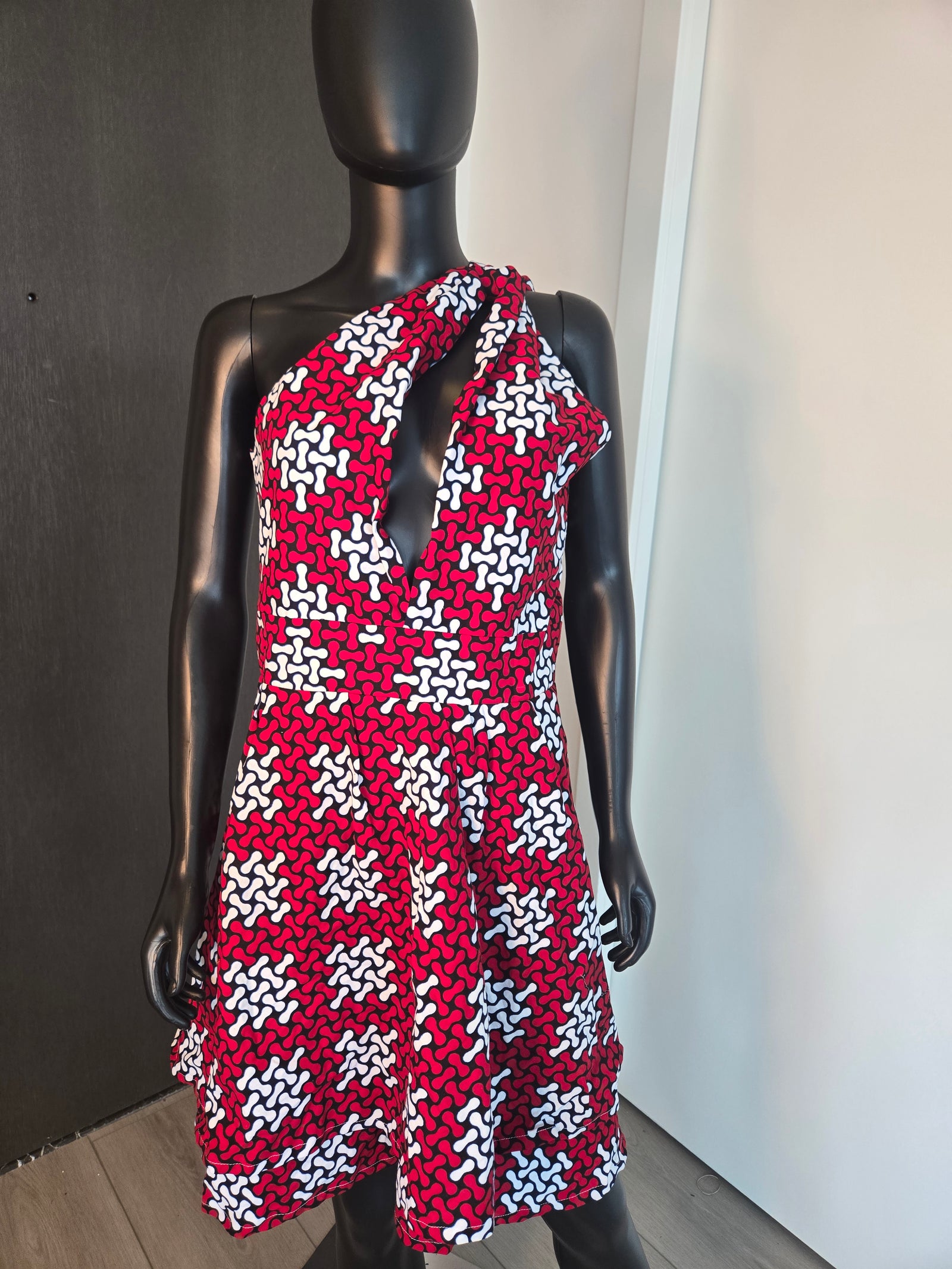 CUTE RED DRESS MEDIUM