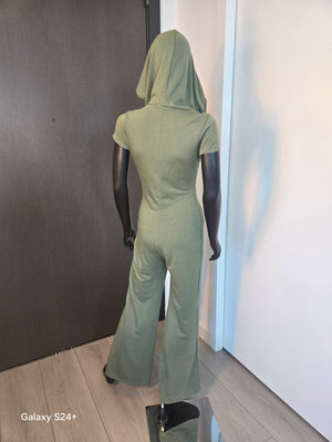 CUTE GREEN JUMPSUIT MEDIUM