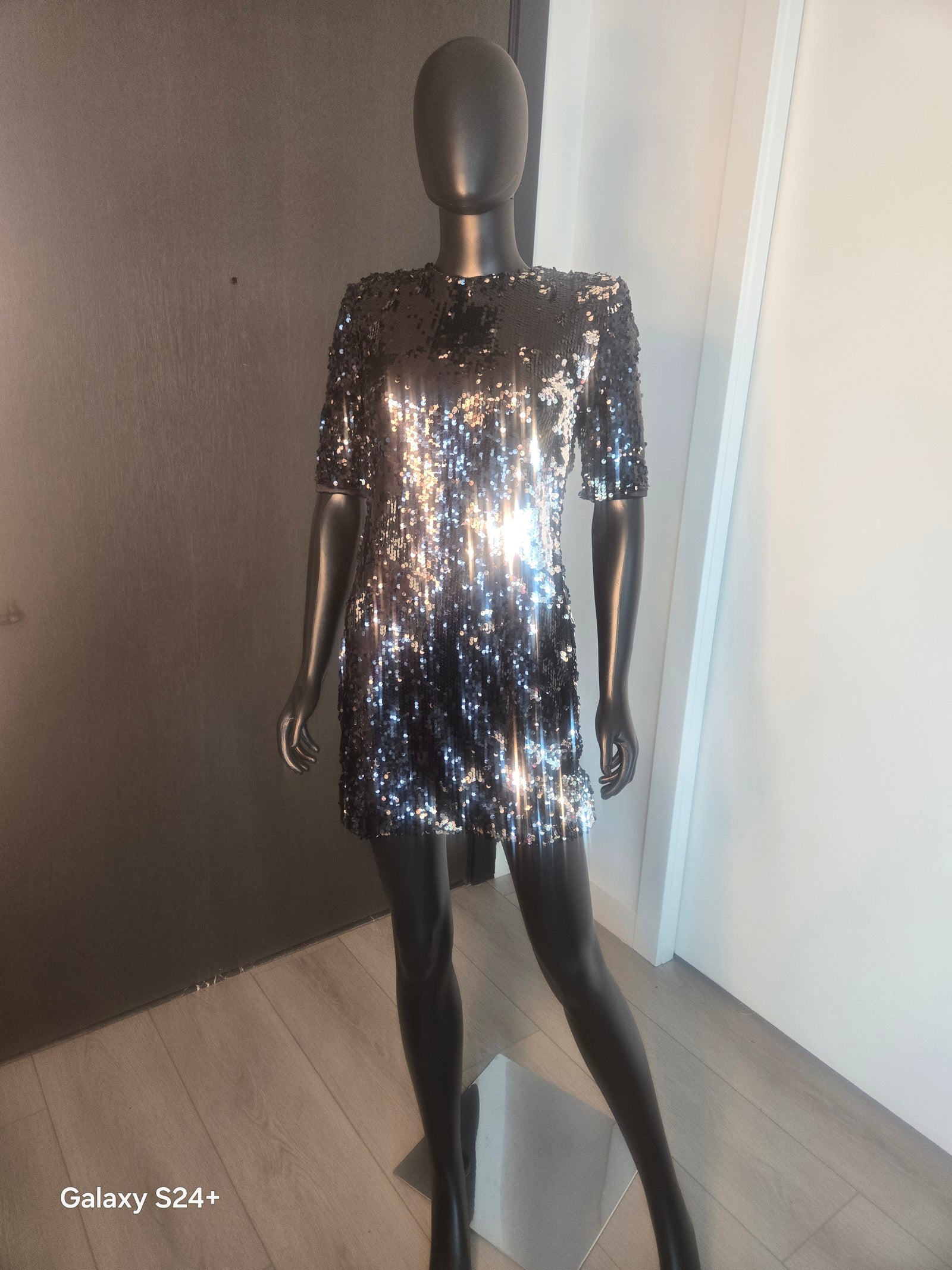 BLACK SEQUINED DRESS MEDIUM