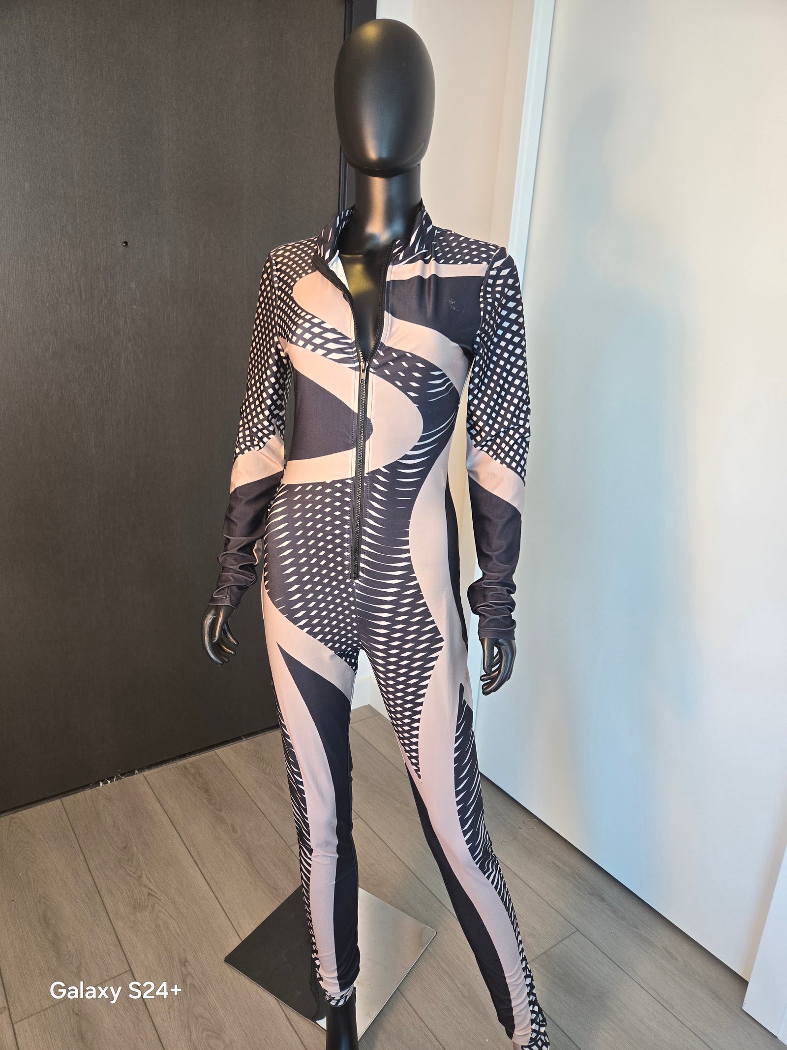 CUTE BLACK & BEIGE JUMPSUIT MEDIUM