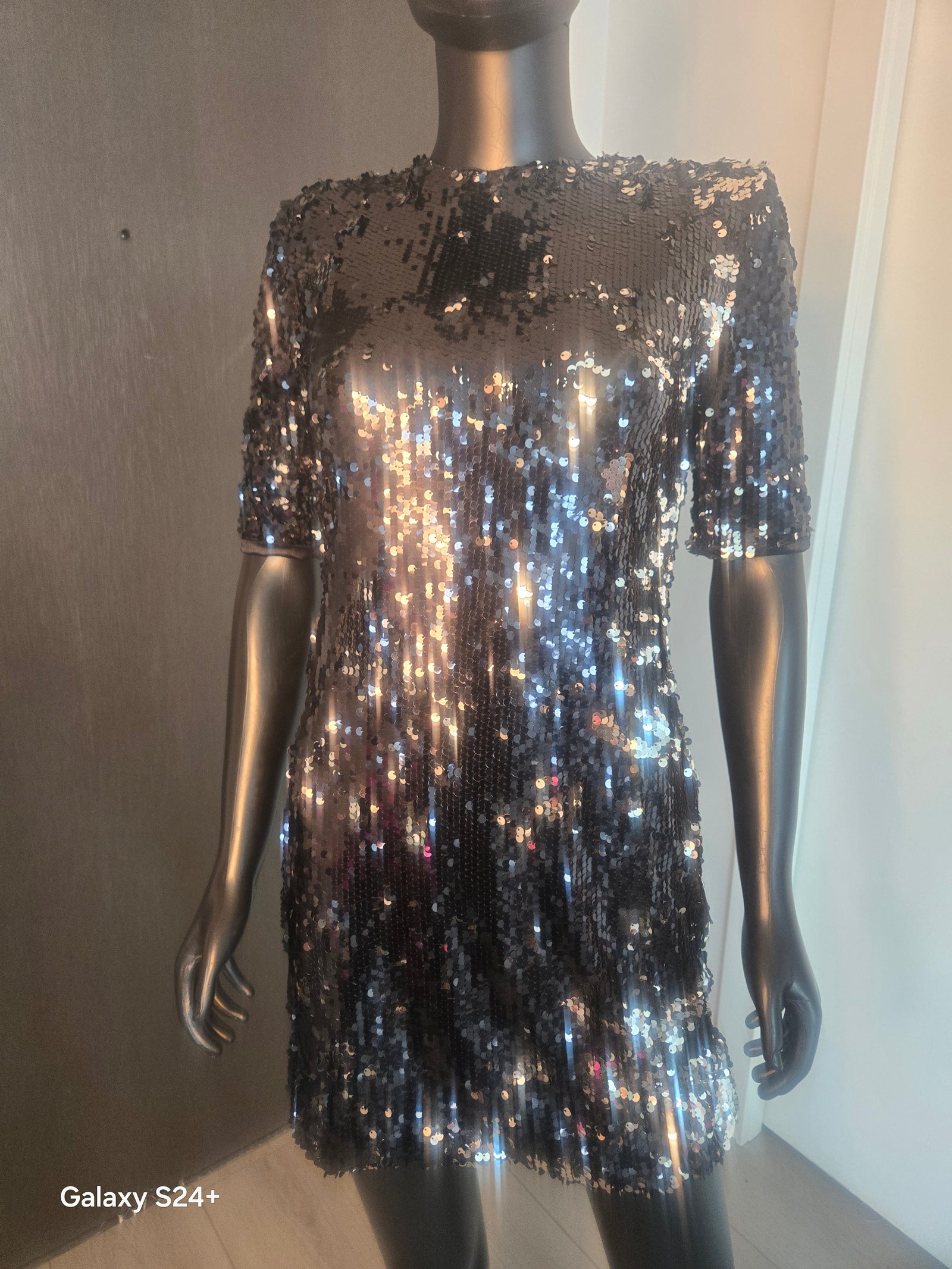 BLACK SEQUINED DRESS MEDIUM