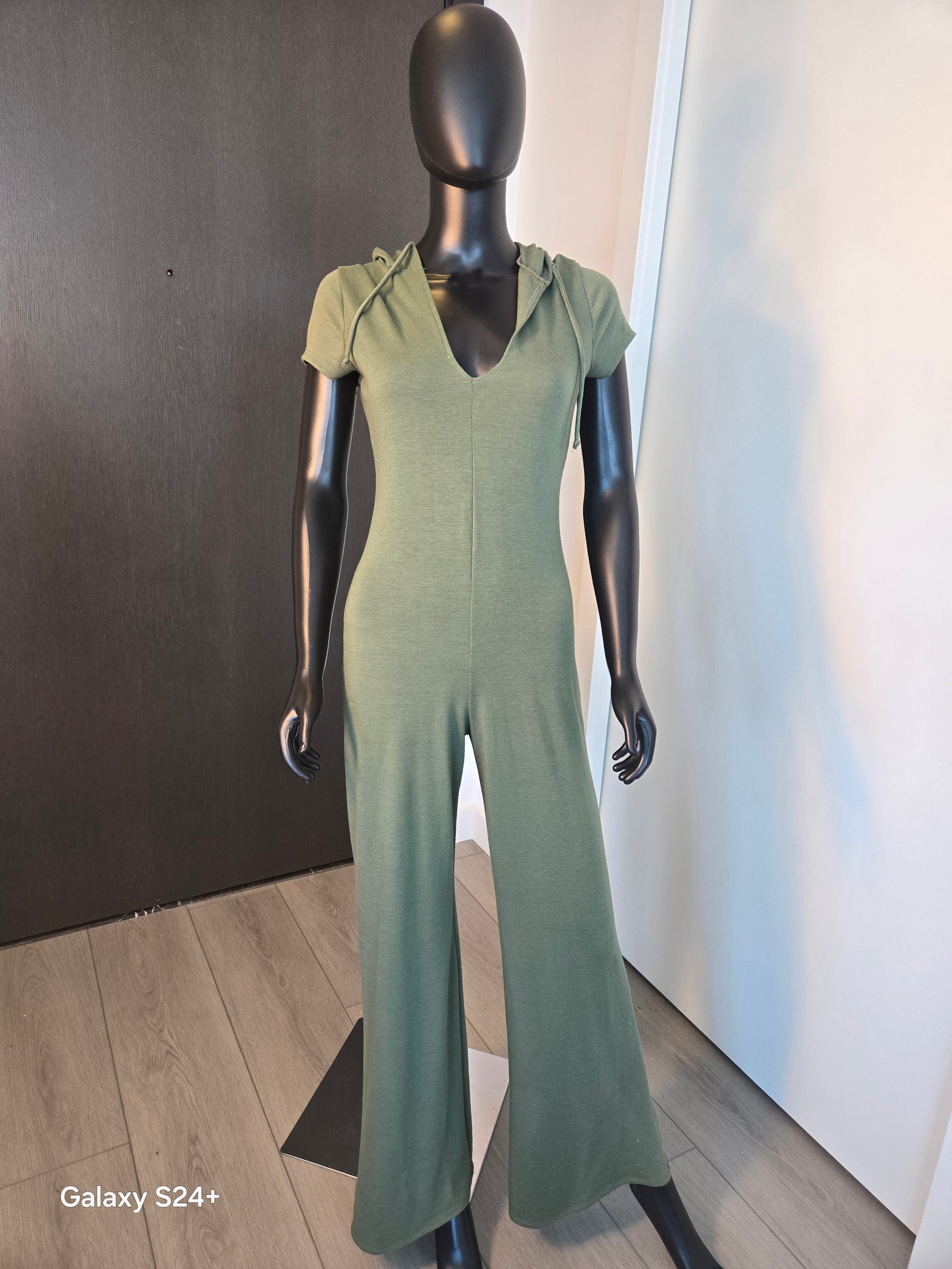 CUTE GREEN JUMPSUIT MEDIUM
