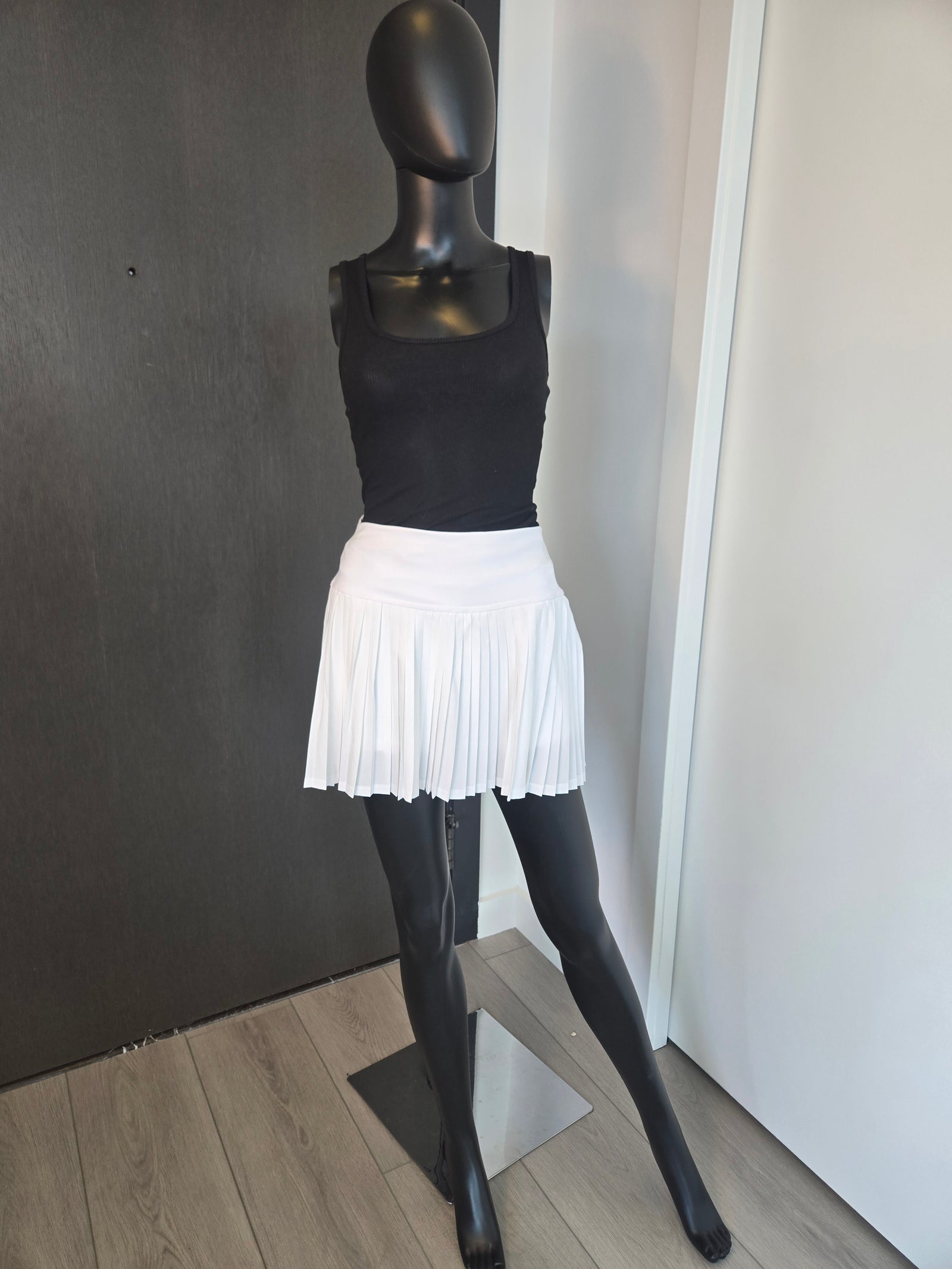 WHITE SKORT ONLY SIZE 8