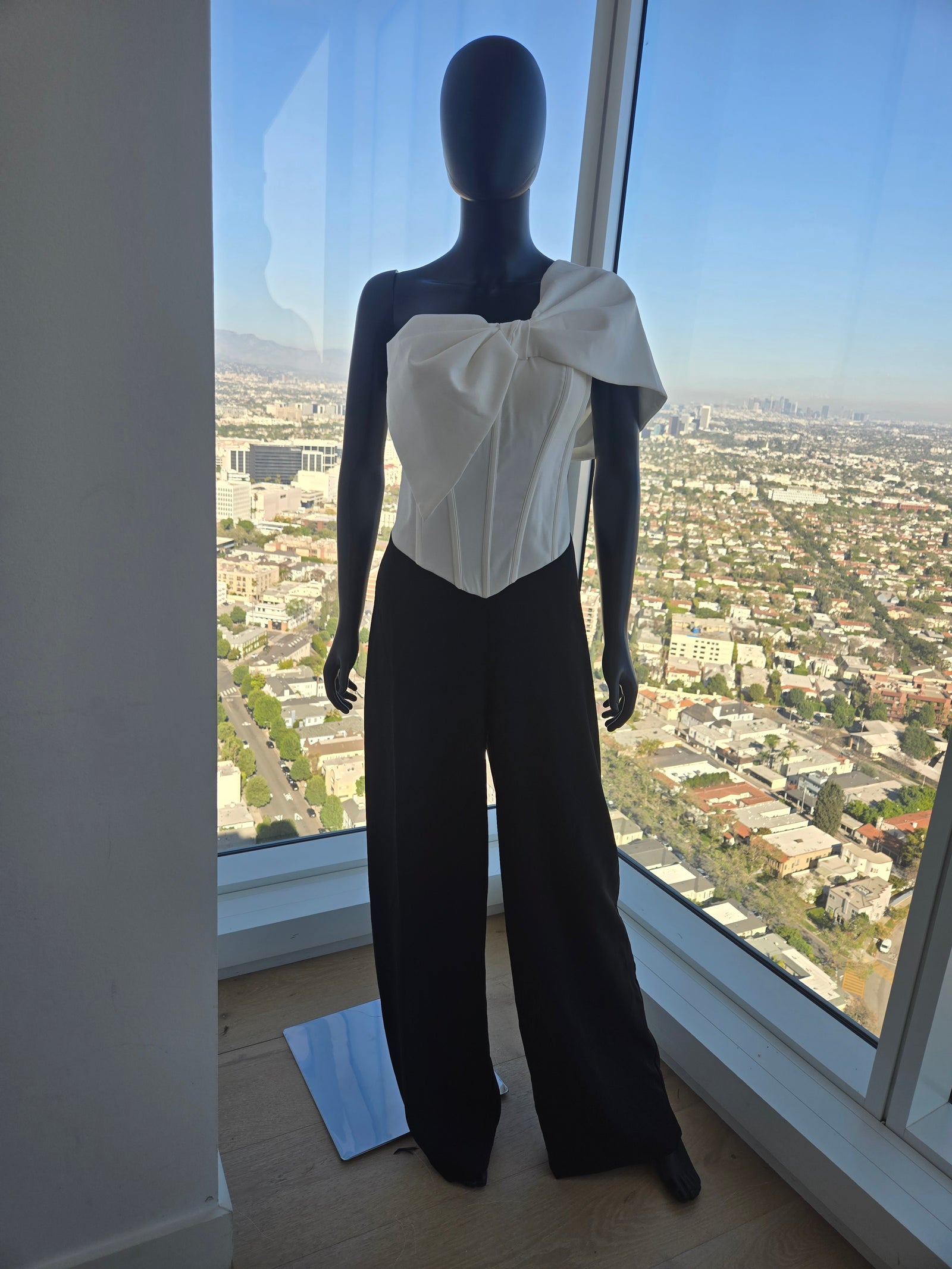 NEW!!! JUMPSIUT BLACK & WHITE MEDIUM