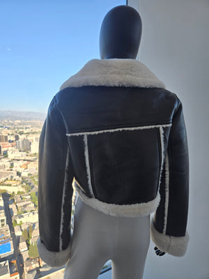 BLACK PLEATHER JACKET ONLY MEDIUM