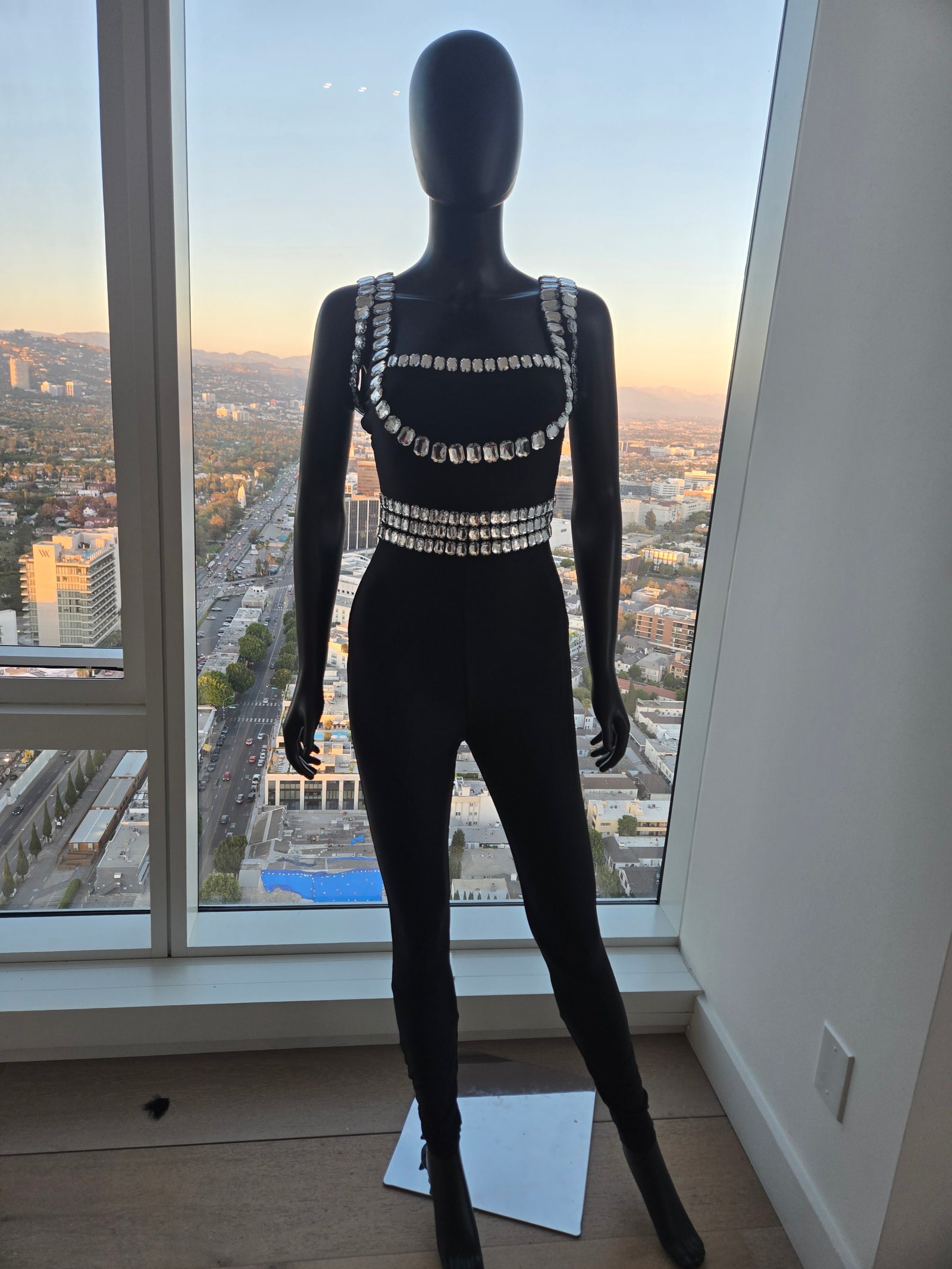 BEAUTIFUL BLACK JUMPSIUT   MEDIUM