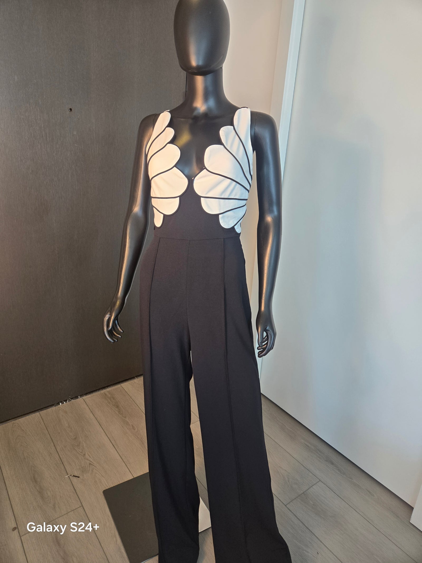 CUTE!!! BLACK & WHITE JUMPSUIT