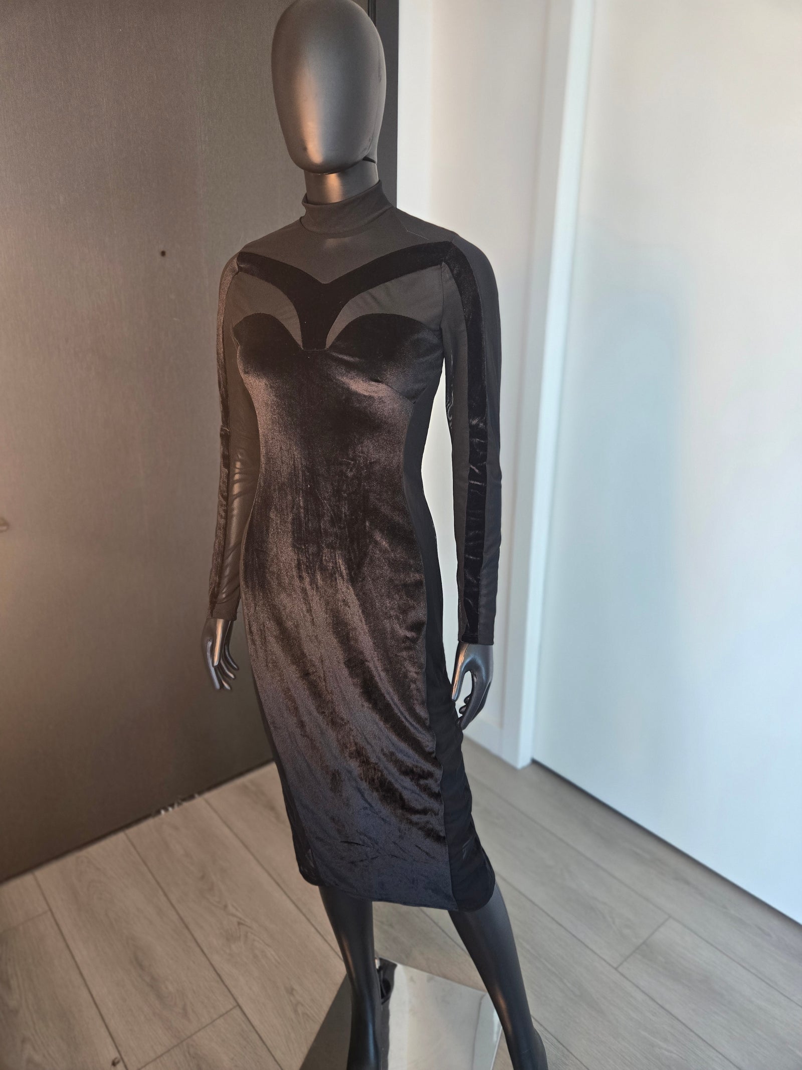 New! Long Sleeve Black Dress Medium