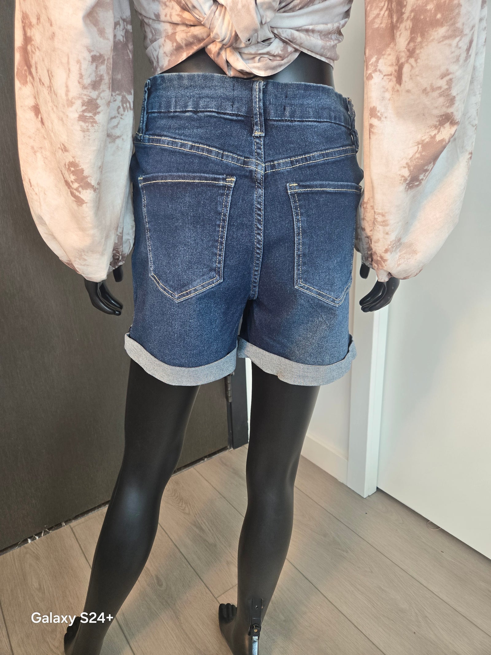 NEW!!! DENIM SHORTS SIZE 7