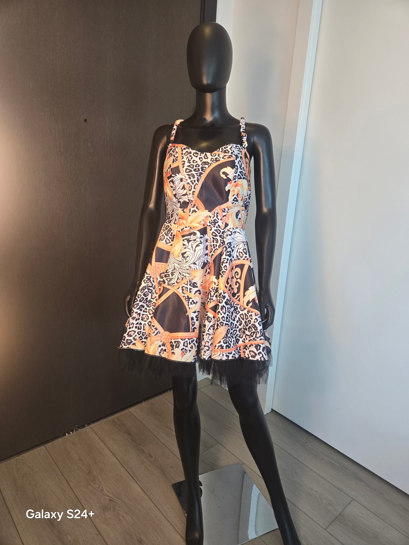 BLACK DRESS W/ANIMAL PRINTS MEDIUM