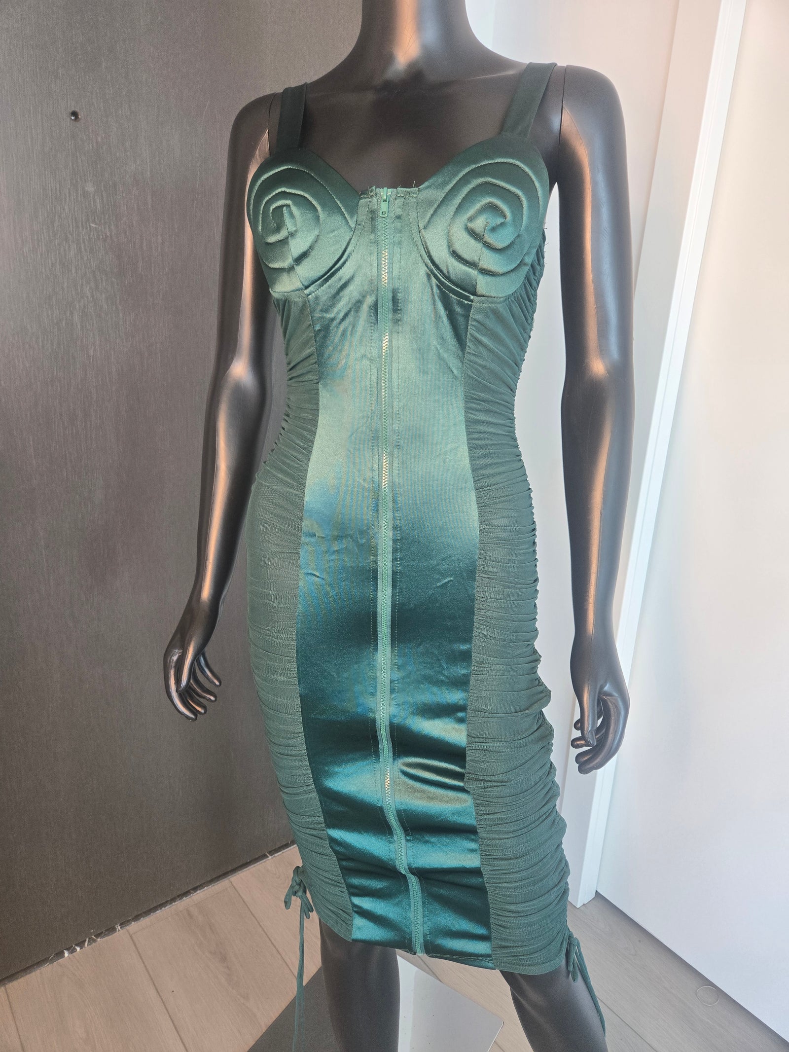 CUTE!!! GREEN DRESS SMALL