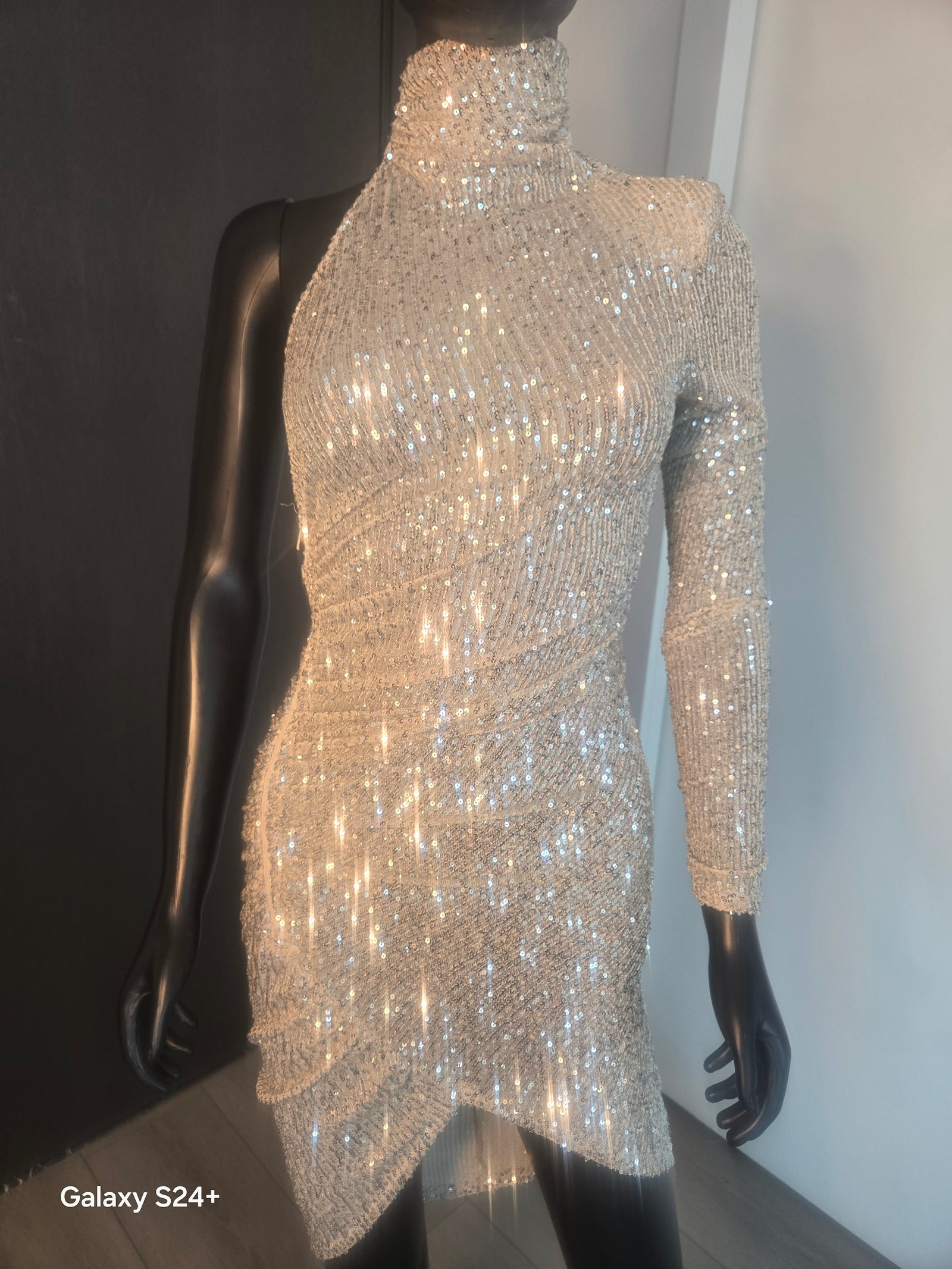 NEW!!! SEQUINED DRESS CREAM SMALL