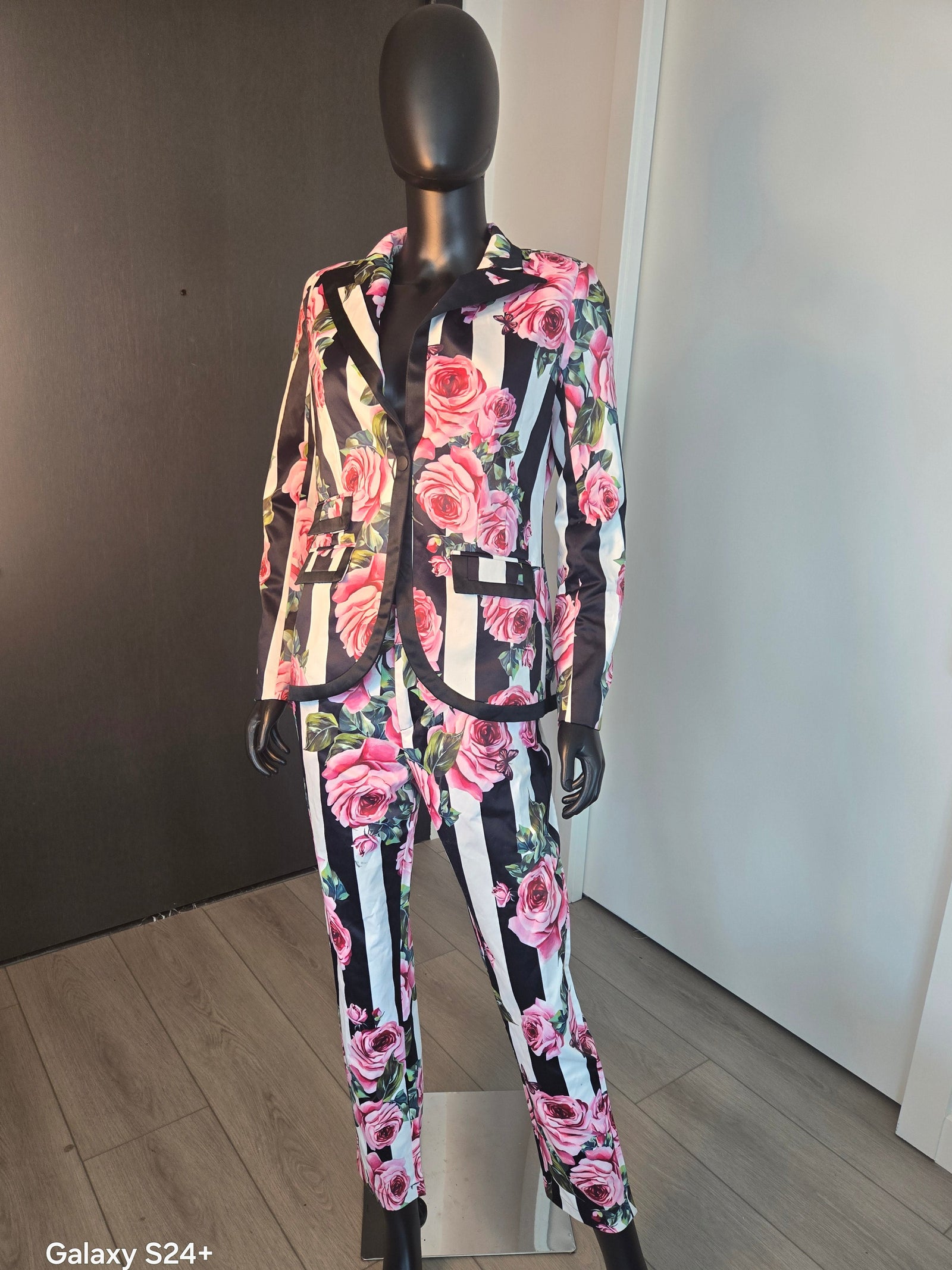 BEAUTIFUL PANT SET FLORAL DESIGN MEDIUM