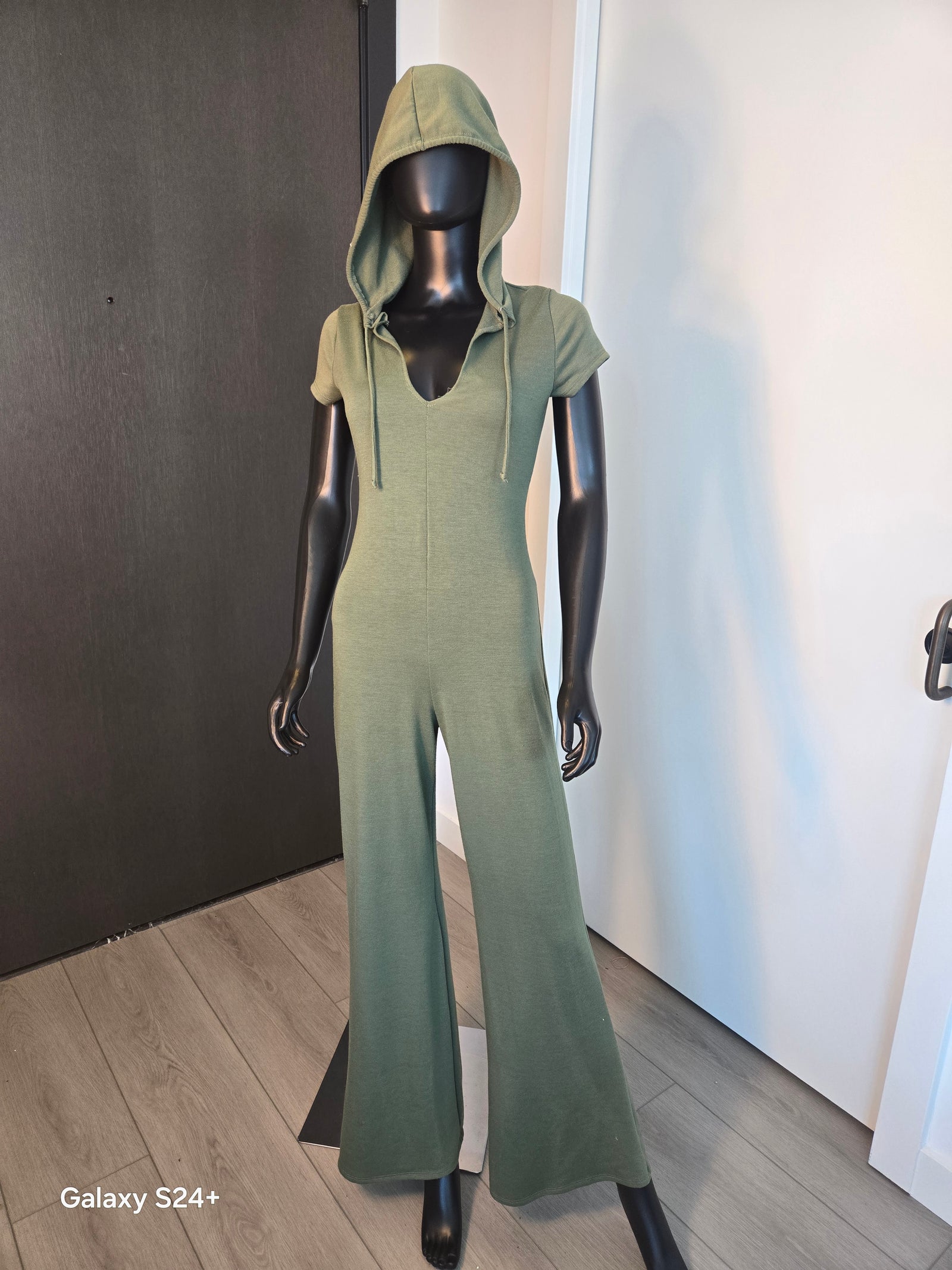 CUTE GREEN JUMPSUIT MEDIUM