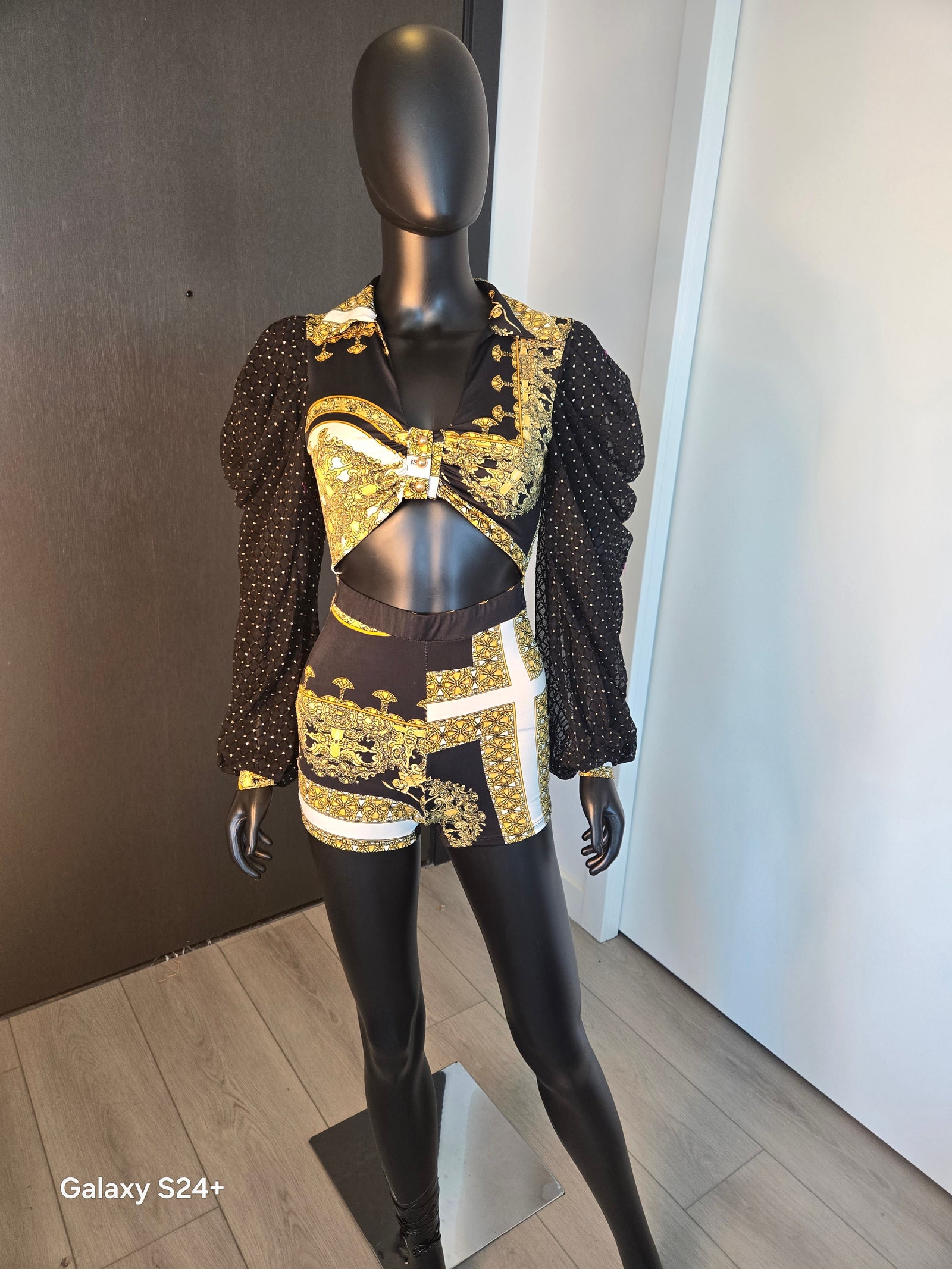 Cute Black & Gold Jumper Medium