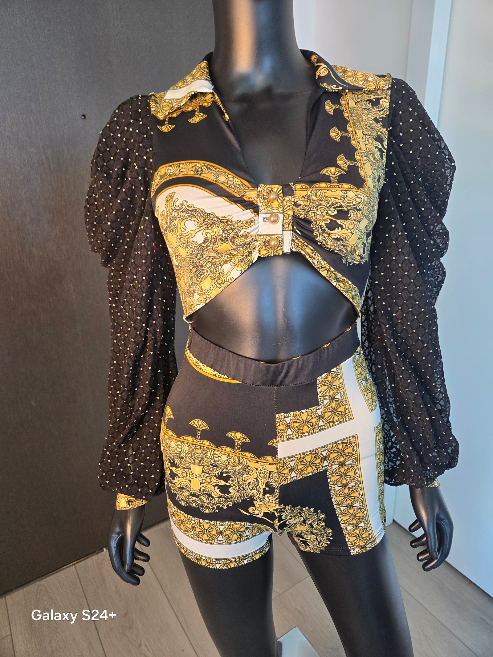 Cute Black & Gold Jumper Medium