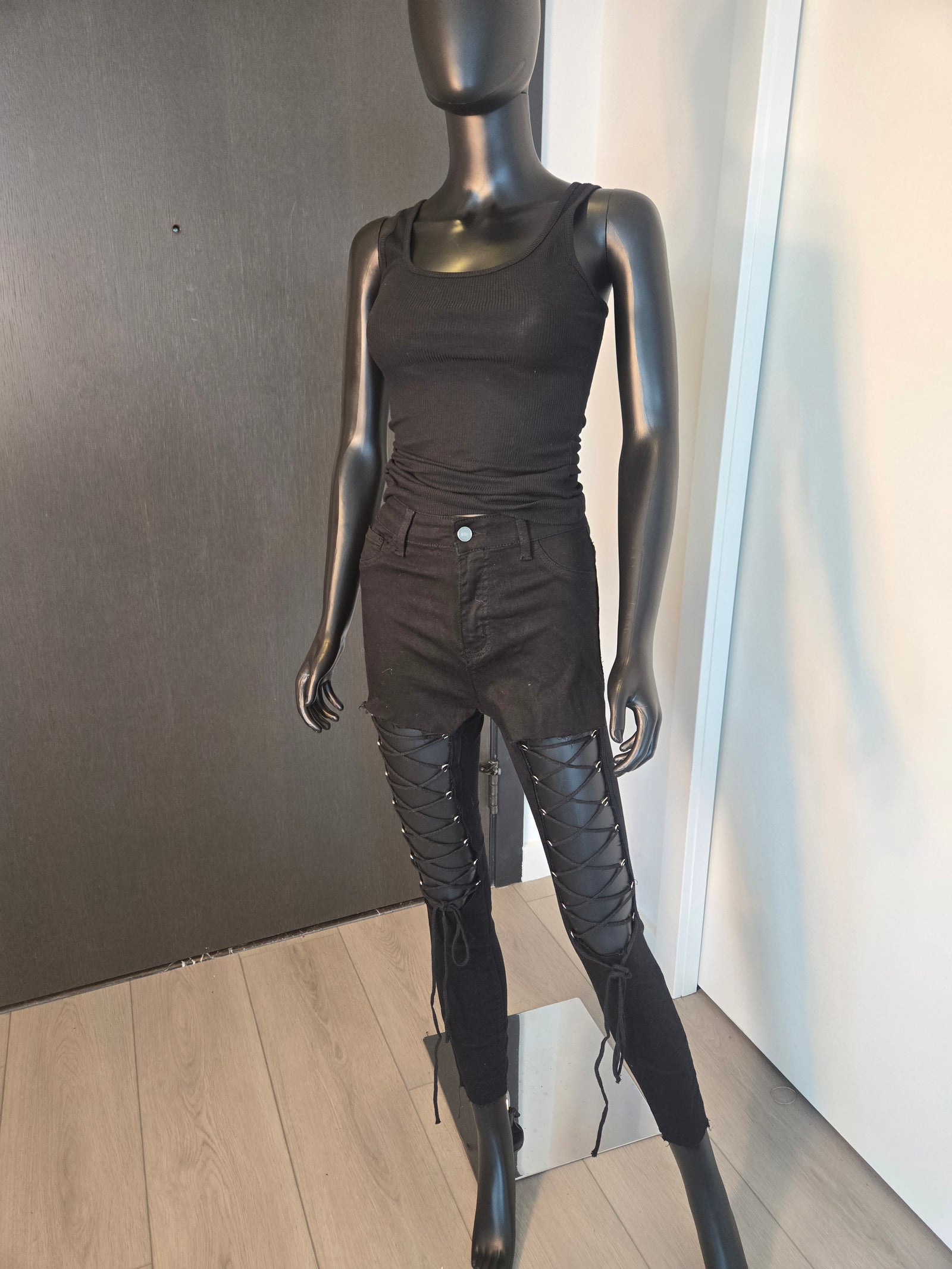 NEW!!! BLACK JEANS ONLY SIZE 5