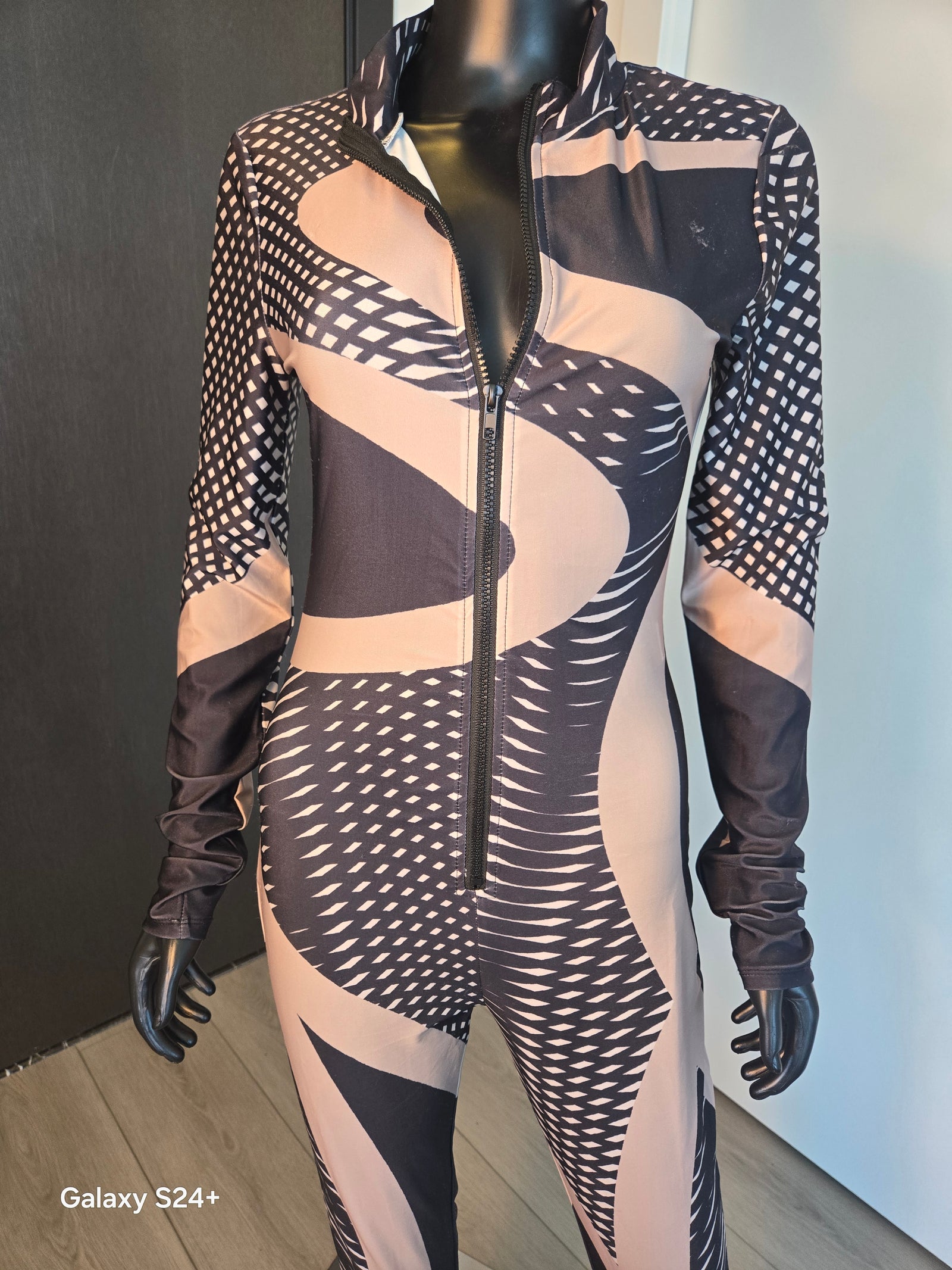CUTE BLACK & BEIGE JUMPSUIT MEDIUM